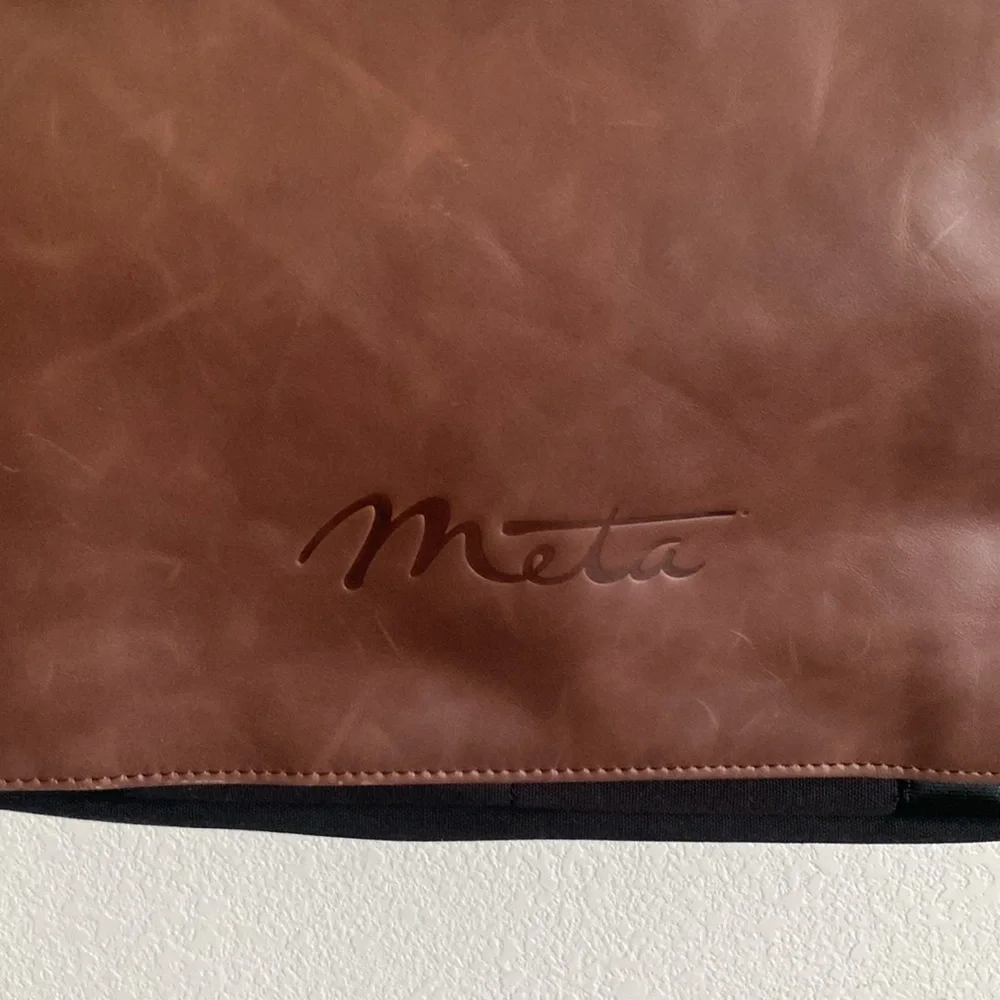 Meta brown black